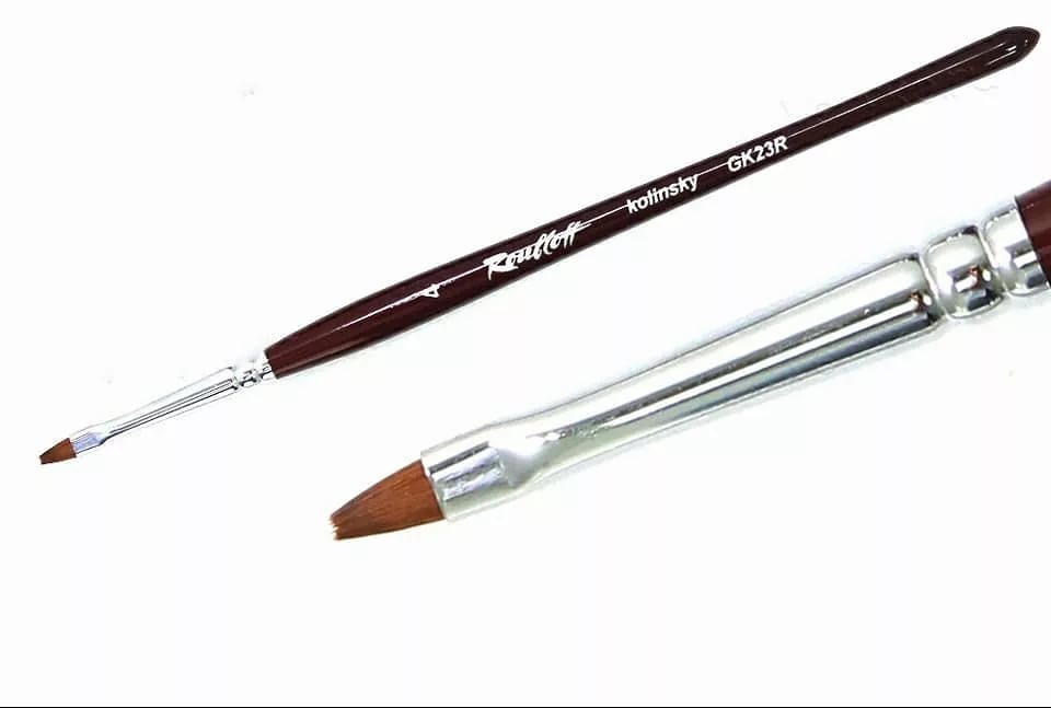 Roubloff Brush is for gel modeling GK23R Size 4-8